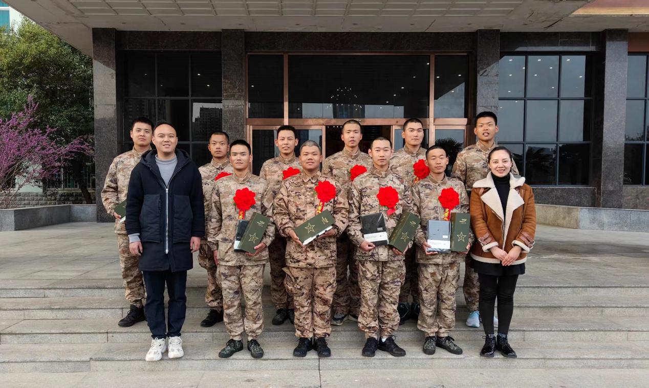 8c180b77882cf5e990548ac3ec23ea8